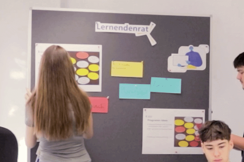 Gif-Ausschnitt aus dem Video zum Lernendenrat des Verbunds Kantonale Verwaltung der Berufsbildung Kanton Luzern.